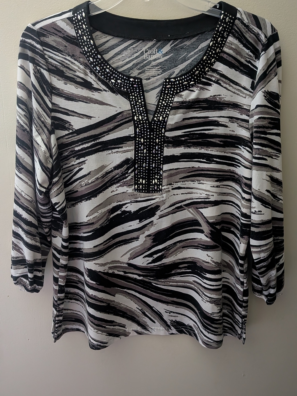 croft & barrow Black, White and Gray Abstract Stripe Tunic with Studded Placket